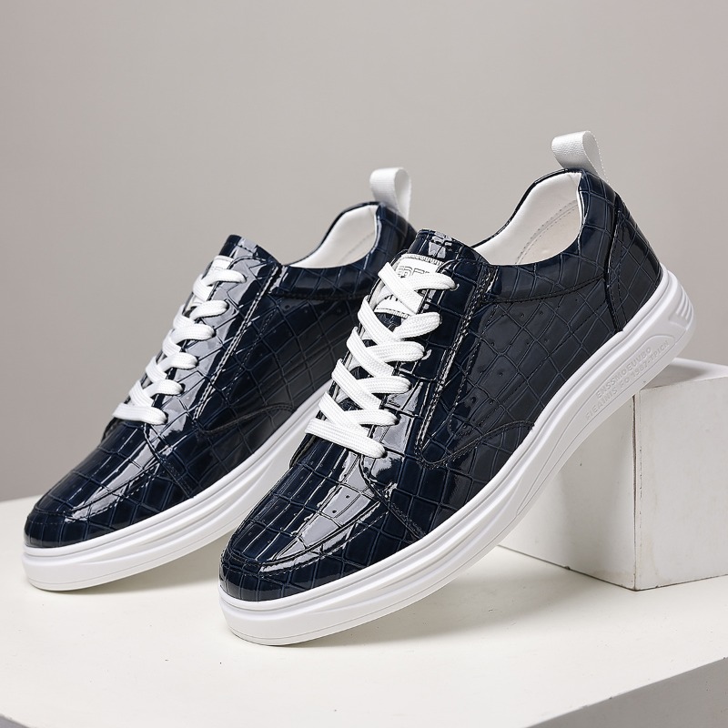 Mens Fashion Show - Classic Male Low Top Skate Shoes